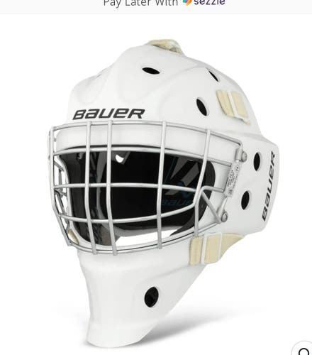 Goalie Mask/ Helmet Bauer 930 Junior / HECC cert valid through 2029