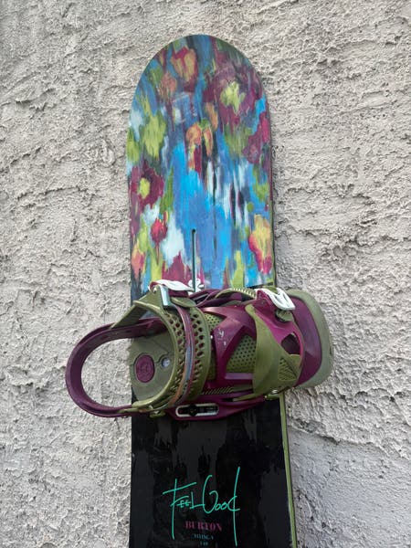 140cm Burton FEELGOOD FLYING V Snowboard With super nice Burton 