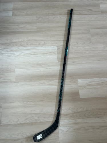 Senior Bauer Twitch Right Handed Hockey Stick P92 70 Flex (Used)
