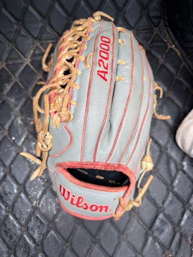 Outfield LH Wilson A2000 Baseball Glove 12.75" (Used)
