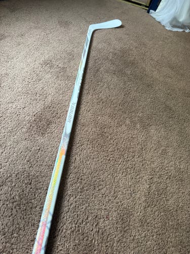 Intermediate Bauer Right Handed Hockey Stick P92 55 Flex (Used)