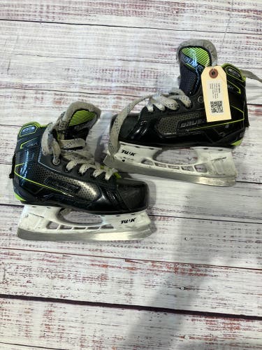 Youth Bauer GSX Hockey Goalie Skates Regular Width 13.5 (Used)
