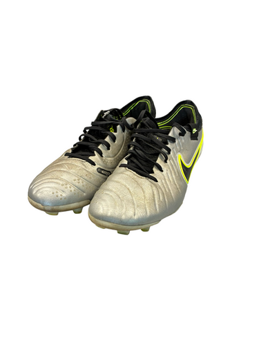 Used Nike Soccer Cleats Grey Senior 6.5 11682-S000131185
