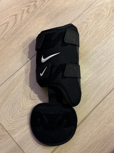 Nike Batting leg guard