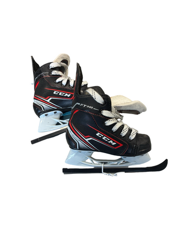 Used CCM FT340 Youth Hockey Skate Youth 09.0 11682-S000128440