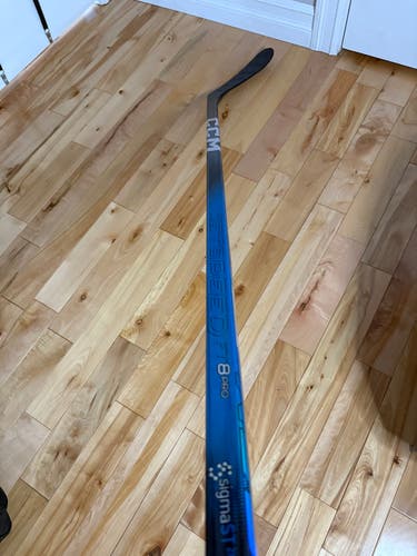 Intermediate CCM JetSpeed FT8 Pro Right Handed Hockey Stick P28 65 Flex (New)