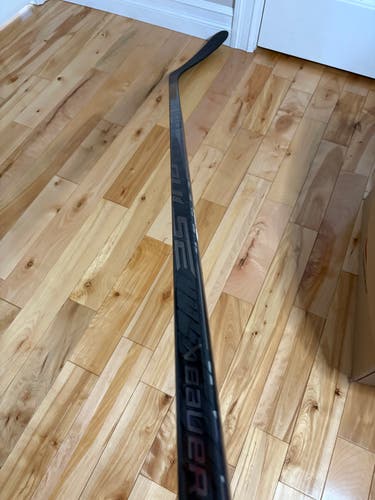 Senior Bauer Pulse Right Handed Hockey Stick P92 77 Flex (New)