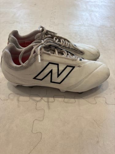 New Balance Burn X4 Low Top Molded Cleats (Used) size 10