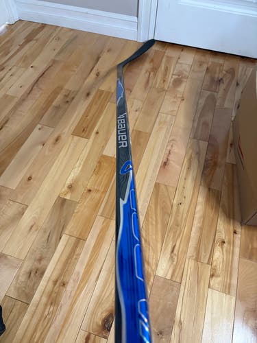 Senior Bauer Vapor Flylite Right Handed Hockey Stick P92 87 Flex (New)