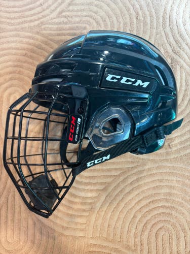 Black Large CCM Tacks 910 Helmet (Used)