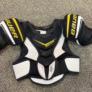Medium Junior Bauer Supreme 150 Shoulder Pads (Used)