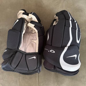 Nike Quest 3 Gloves 13" (Used)