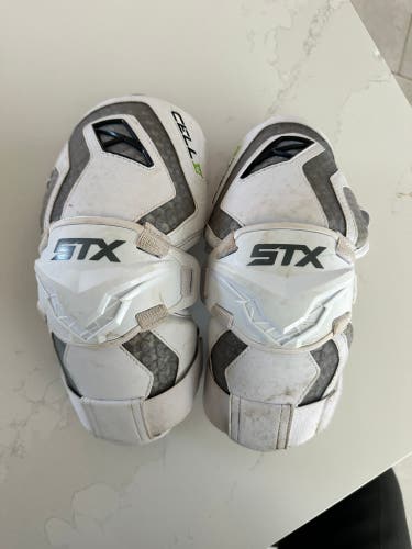 Medium Adult STX Cell VI Arm Pads (Used)