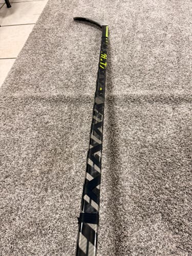 Intermediate Warrior Alpha LX2 Pro Right Handed Hockey Stick W03 65 Flex (Used)