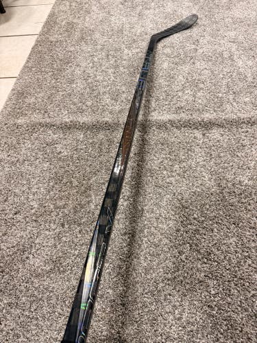 Senior True Project X Storm Right Handed Hockey Stick P28 65 Flex (Used)
