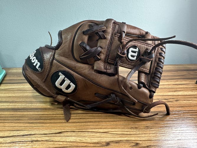 Wilson A950 RH Baseball Glove 11.5" (Used)