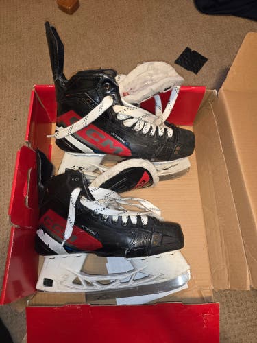 Black CCM JetSpeed Hockey Skates Regular Width 7.5 (Used)