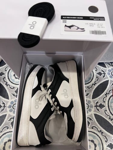 ALO Recovery Mode Sneaker white black men's 10.5 with original box and new lace
