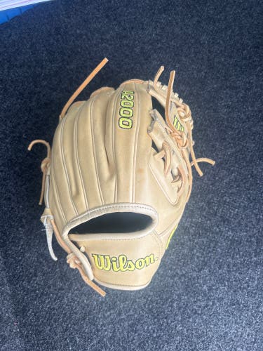 2021 Wilson A2000 RH Infield Baseball Glove 11.5" (New)