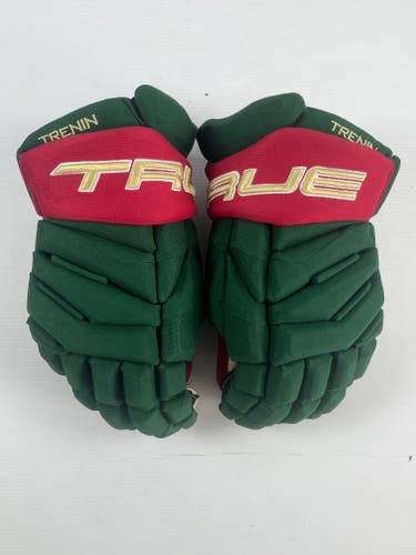 New 15" True Catalyst 9X Pro Stock Hockey Gloves - Green/Red/Gold