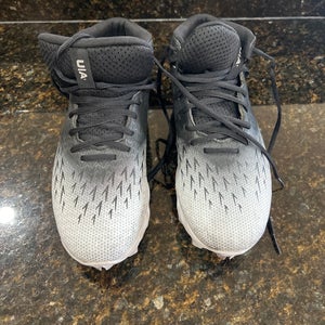Men's Size M 9.0 (W 10.0) Under Armour Spotlight Franchise RM 2.0 Mid Top Molded Cleats (Used)