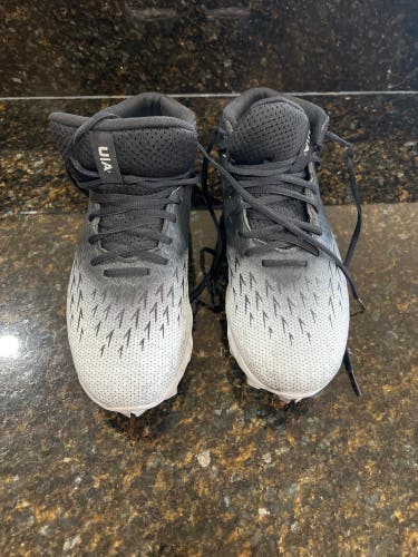 Men's Size M 9.0 (W 10.0) Under Armour Spotlight Franchise RM 2.0 Mid Top Molded Cleats (Used)