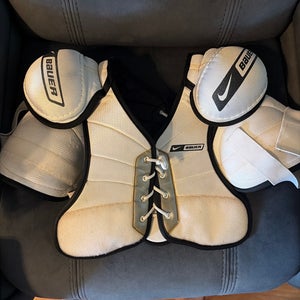 Men's Large Senior Nike Shoulder Pads (Used)