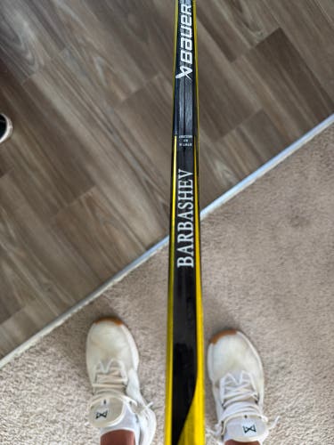 Senior Bauer Vapor Hyperlite 2 Left Hand Hockey Stick 82 Flex Pro Stock (Used)