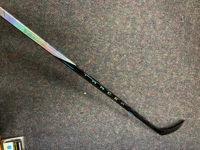 Junior Bauer Nexus Tracer Hockey Stick Right Handed 40 Flex (Used)