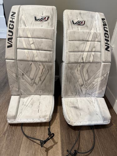 24 + 2” Jr Vaughn VX1 Goalie Leg Pads