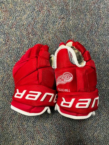Senior Bauer Vapor Pro Team Gloves 13" (Used)