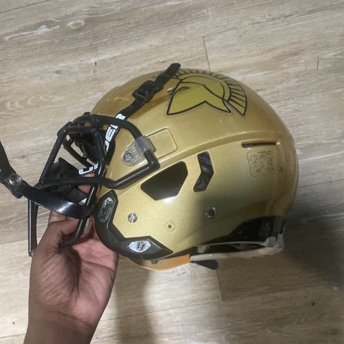 Youth Large Schutt F7 Helmet (Used)
