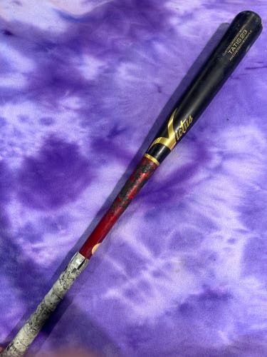 Victus Tatis Maple Bat Maple 32" (Used)