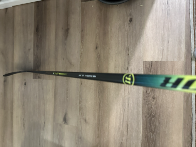 Senior Warrior Alpha DX Right Handed Hockey Stick W88 100 Flex (Used)