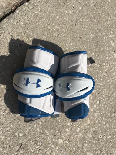 Medium Youth Under Armour Arm Pads (Used)