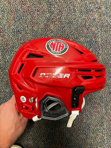 Medium Bauer Re-Akt 150 Helmet (Used)
