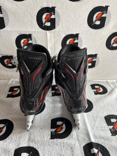 2025 CCM JetSpeed FT8 Pro Hockey Skates Regular Width 7.5 (Used)