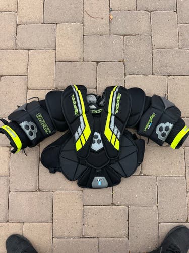 Small / Medium Vaughn Velocity VE8 Junior Goalie Chest Protector (Used)