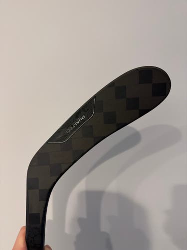 Senior CCM Ribcor Trigger 8 Pro Right Handed Hockey Stick P28 75 Flex (New)