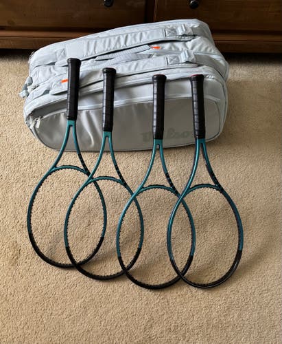 Lot Of 4 Wilson Ultra Pro v4’s 16x19 And Wilson Super Tour 15pk Bag