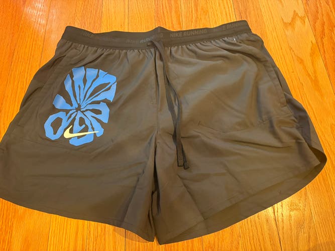 Nike Stride 5” Running Shorts Men’s Medium New W Tags