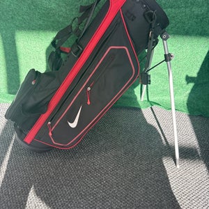 Black & Red Kids Nike Standing Golf Bag (Used)