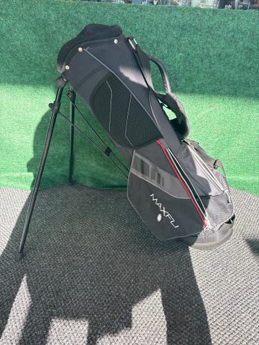 Black Maxfli Kids Standing Golf Bag (Used)