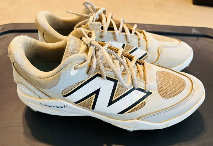 Gray Men's Size 10 WIDE Adult New Balance 3000v7 Low Top Molded Cleats (Used)