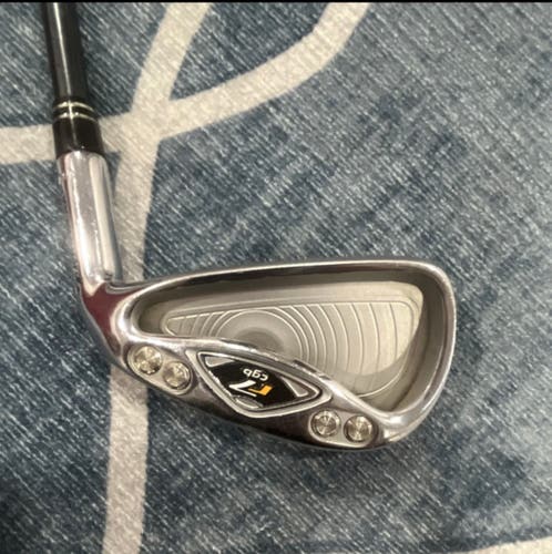 Men's TaylorMade R7 CGB Max 4 iron Right Handed Regular Flex Graphite Shaft (Used)
