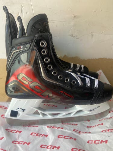 Black 2026 CCM Jetspeed FT8 Hockey Skates Regular Width 9.5 (New)