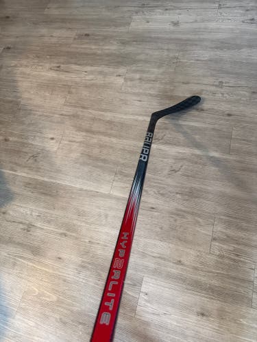 Senior Bauer Vapor Hyperlite 2 Right Handed Hockey Stick Toe Pattern 82 Flex Pro Stock (Used)