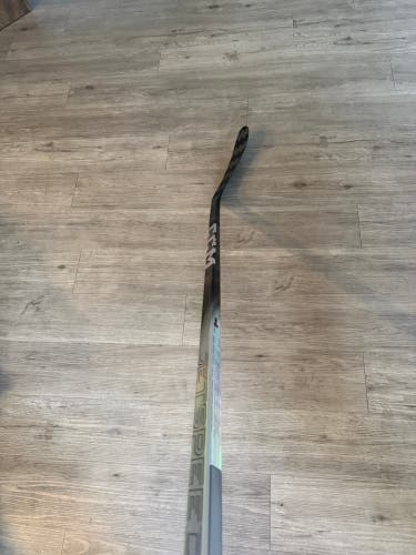 Senior CCM JetSpeed FT8 Pro Right Handed Hockey Stick P28 85 Flex (Used)
