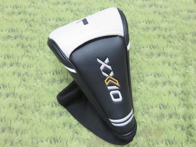 XXIO Driver Headcover - Black White