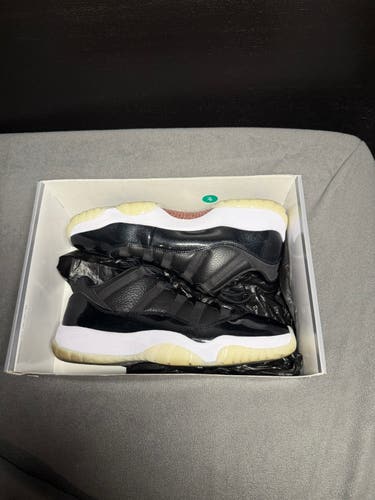 Air Jordan 11 Low Shoes (New)